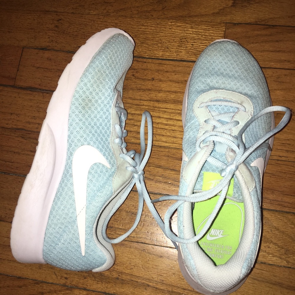 Blue Nike Tanjuns